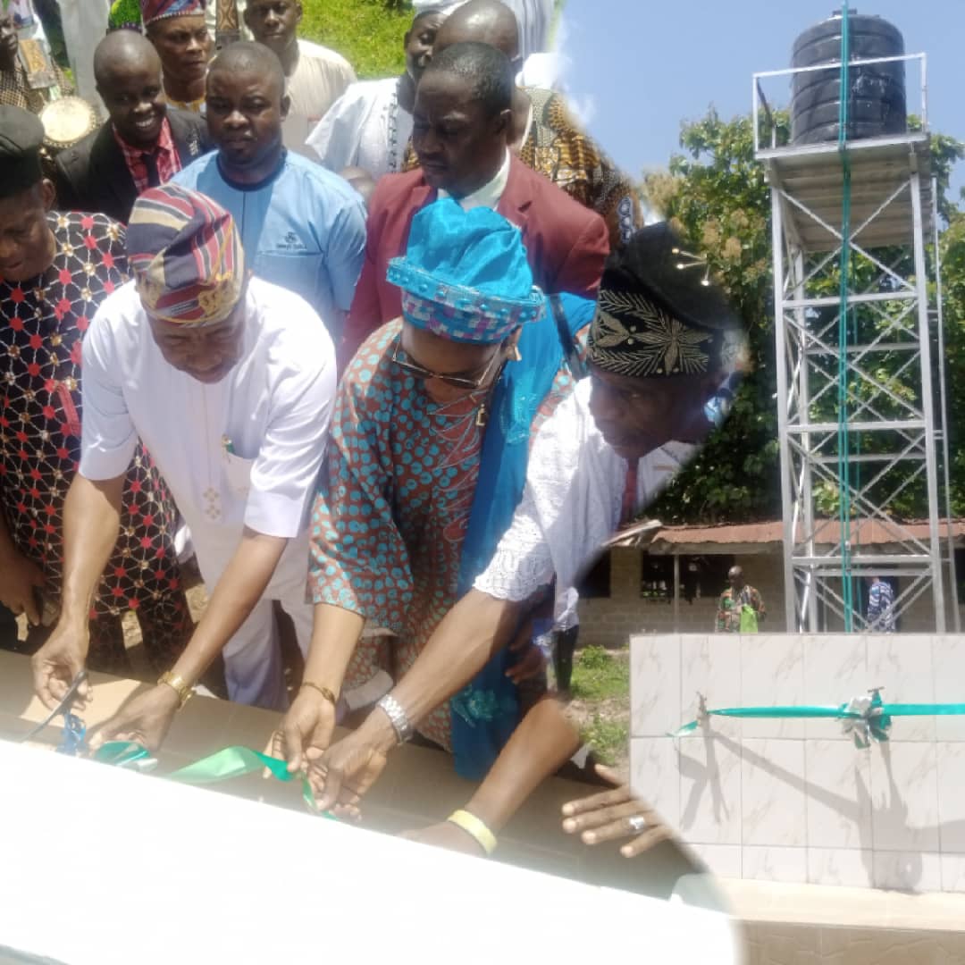 Jubilation As Osun Government Delivers Up-to-date School Laboratory, Water Project Through CSDA