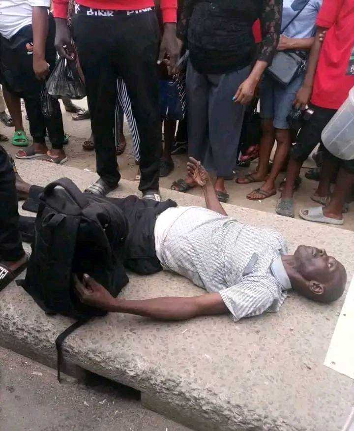 Confusion as Man Slumps, Dies By Walkway In Port Harcourt