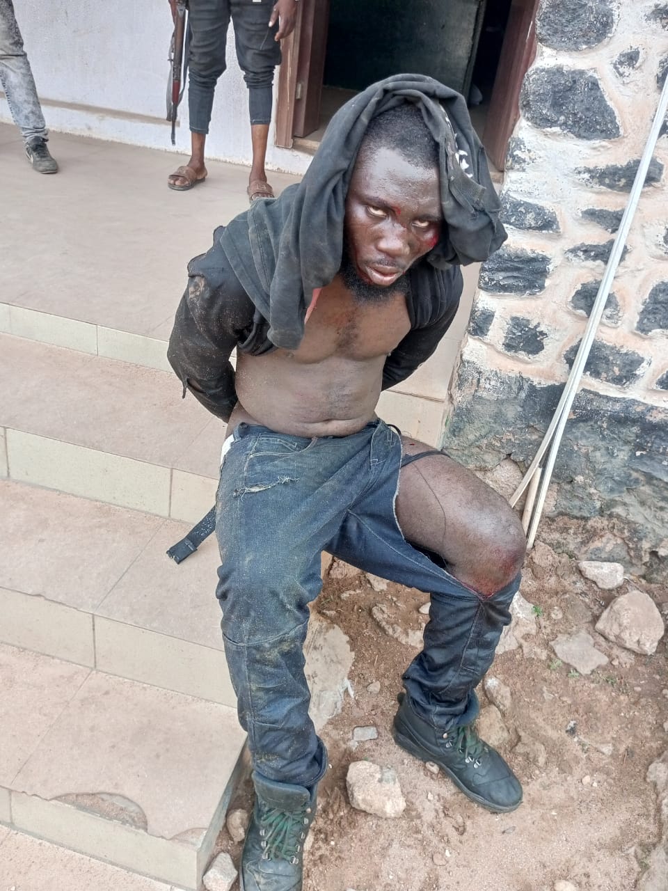 Robbers invade phone market in Ogun, kill trader