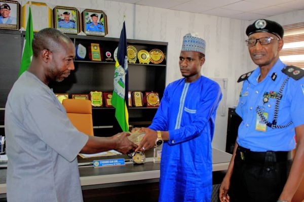 CP Gumel commends tricycle rider for returning N330, 000 picked by road side in Kano