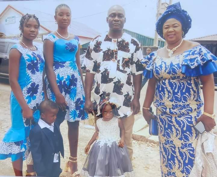 Couple, Their Four Children Die In Auto Crash