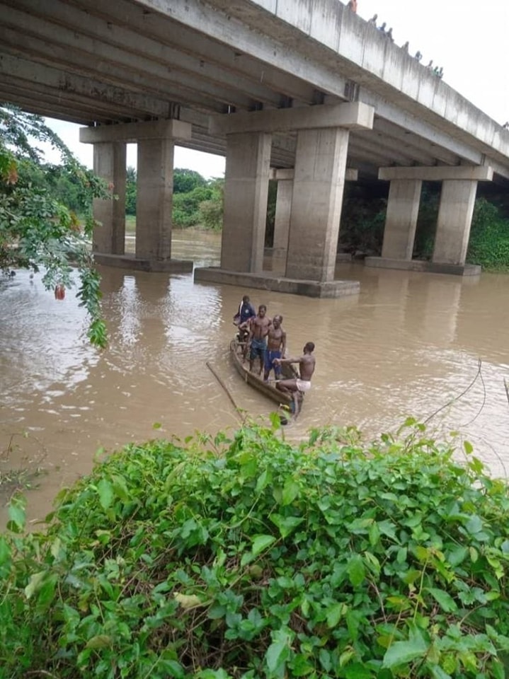 3 killed as car plunges into river along Sagamu-Benin expressway