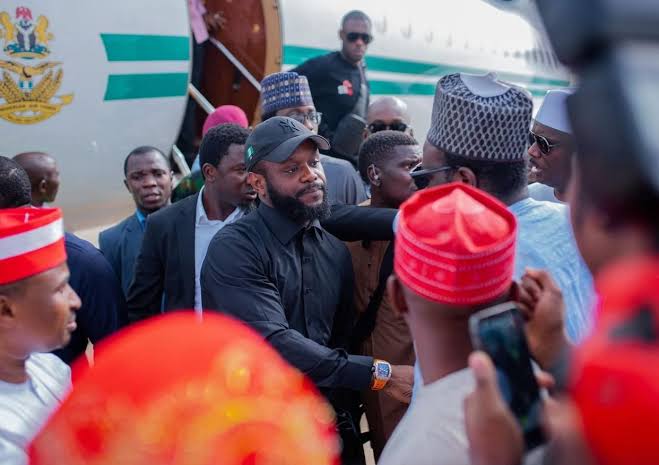 Like Buhari’s Daughter – Reactions as Seyi Tinubu flies presidential jet to watch polo tournament