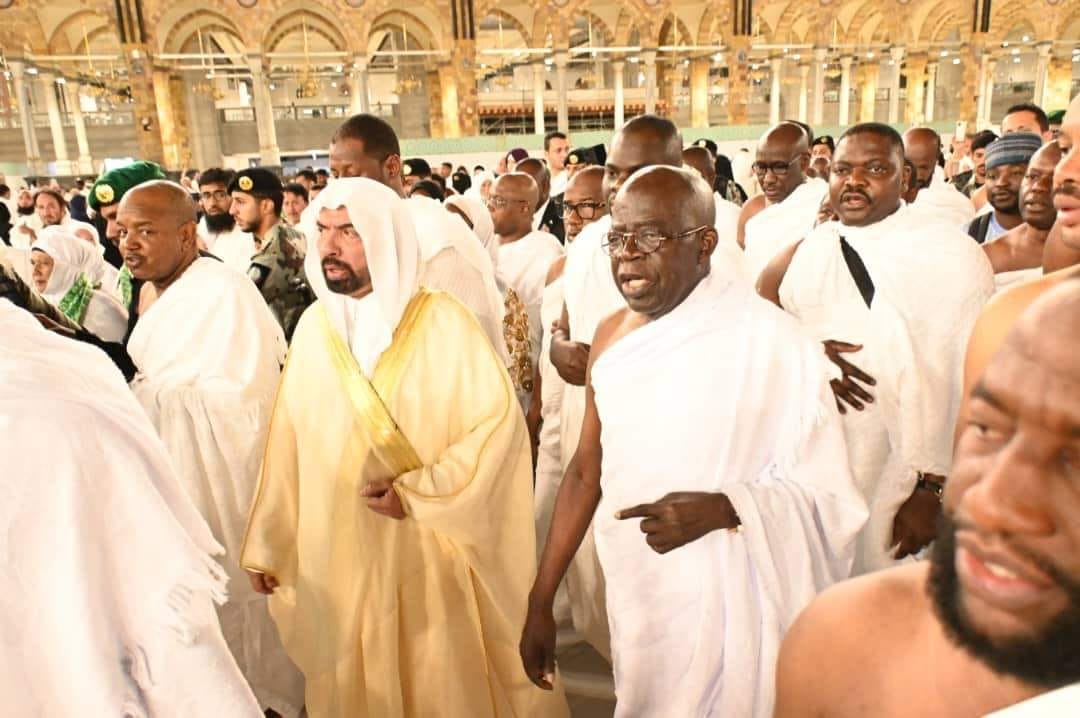 UPDATED: Tinubu Vows to Transform Nigeria’s Narrative During Umrah Rituals in Saudi Arabia
