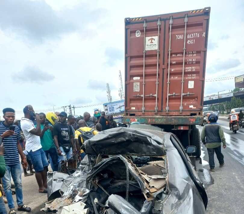 Six reportedly die as passenger bus rams into truck in Ogun