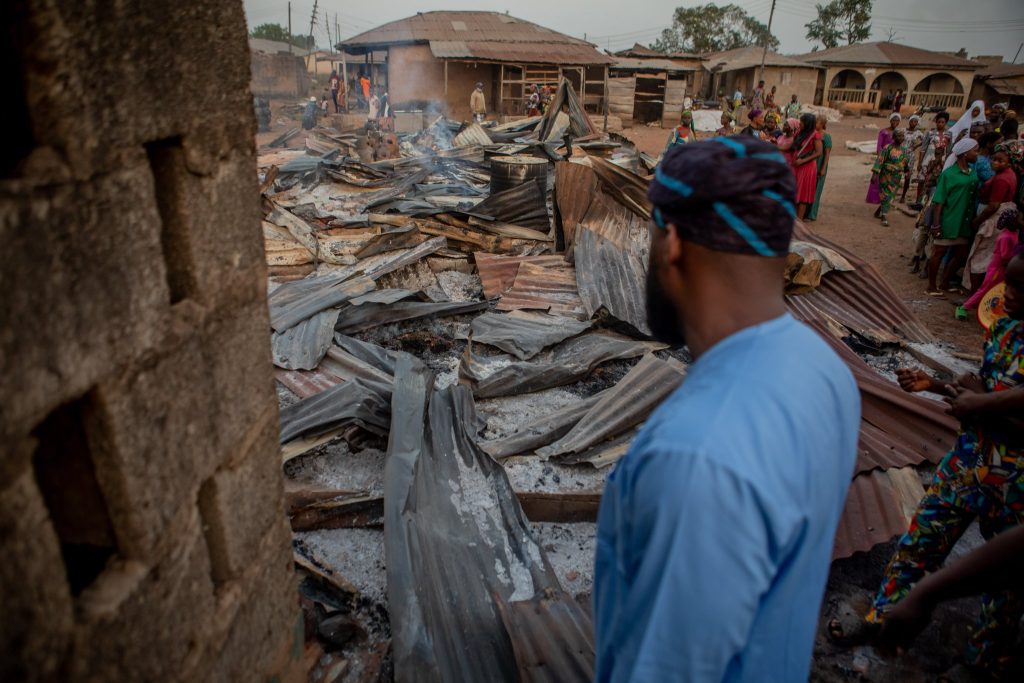 JUST IN: Fire razes shops, transformer, plunges Oyo community into total darkness