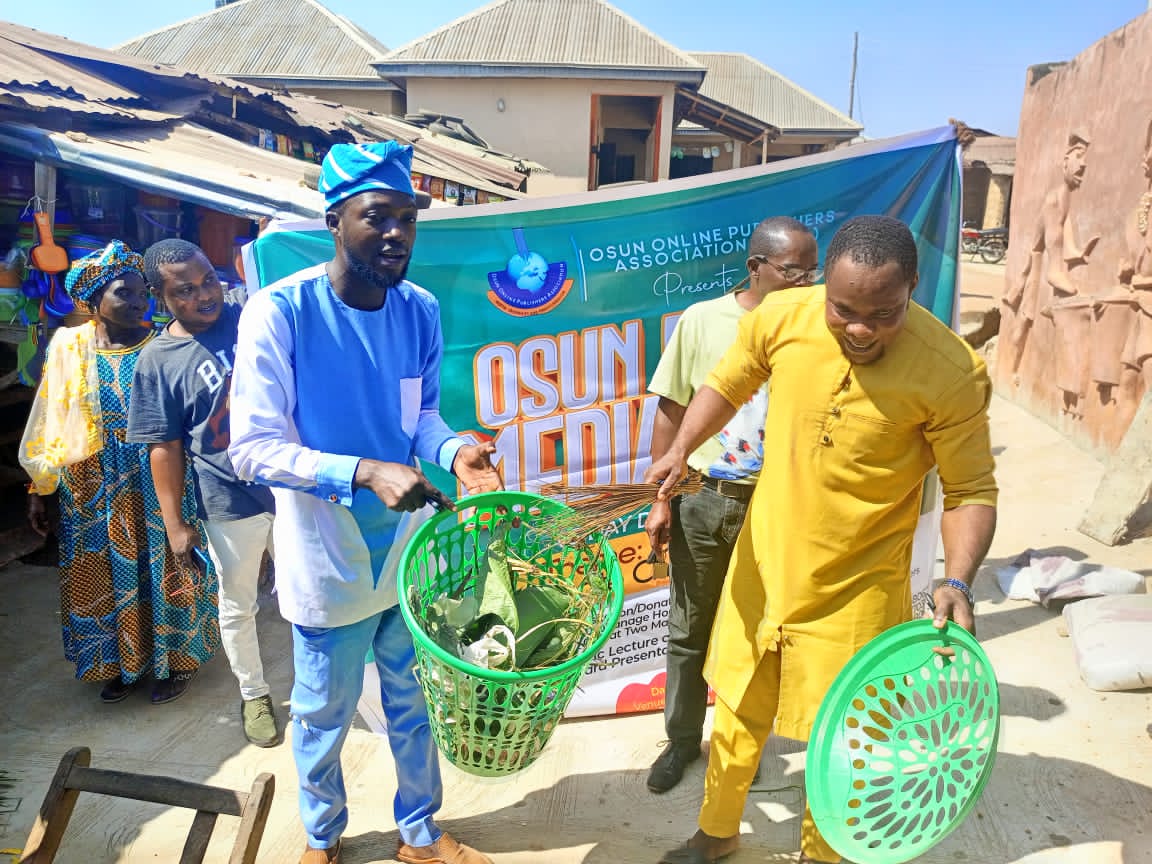 [PHOTOS] Promote Cleanliness, Corporate Social Responsibility: Osun Online Publishers Engage Markets, Orphanage Home