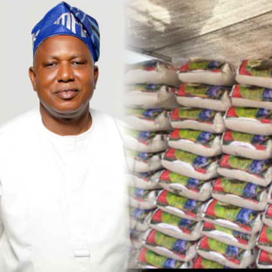 RT. HON. Mayowa Akinfolarin Distributes 3 Trailers Loads Of Rice, Cash To Ondo APC Faithfuls And Leaders