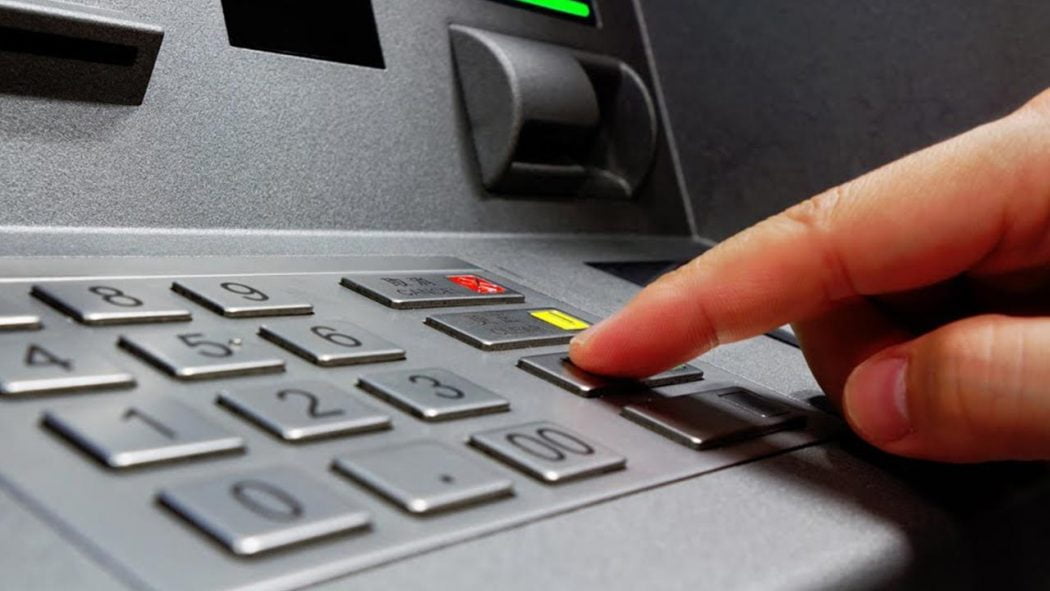 FCT: Naira scarcity hits Abuja as ATMs fail to dispense cash