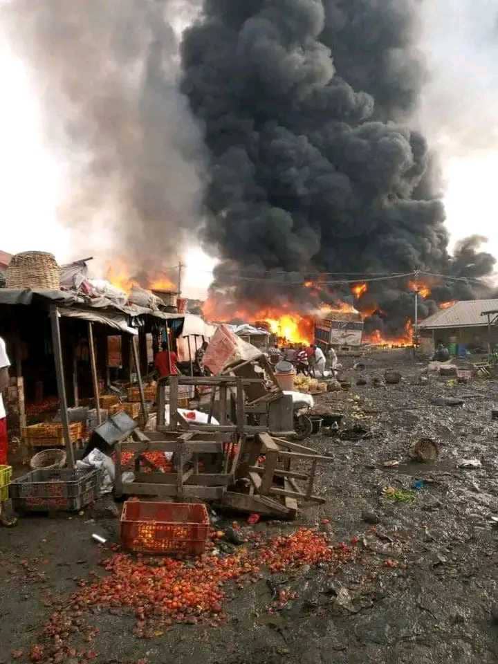 JUST IN: Hoodlums Clash With Lagos Traders, Set Market Ablaze