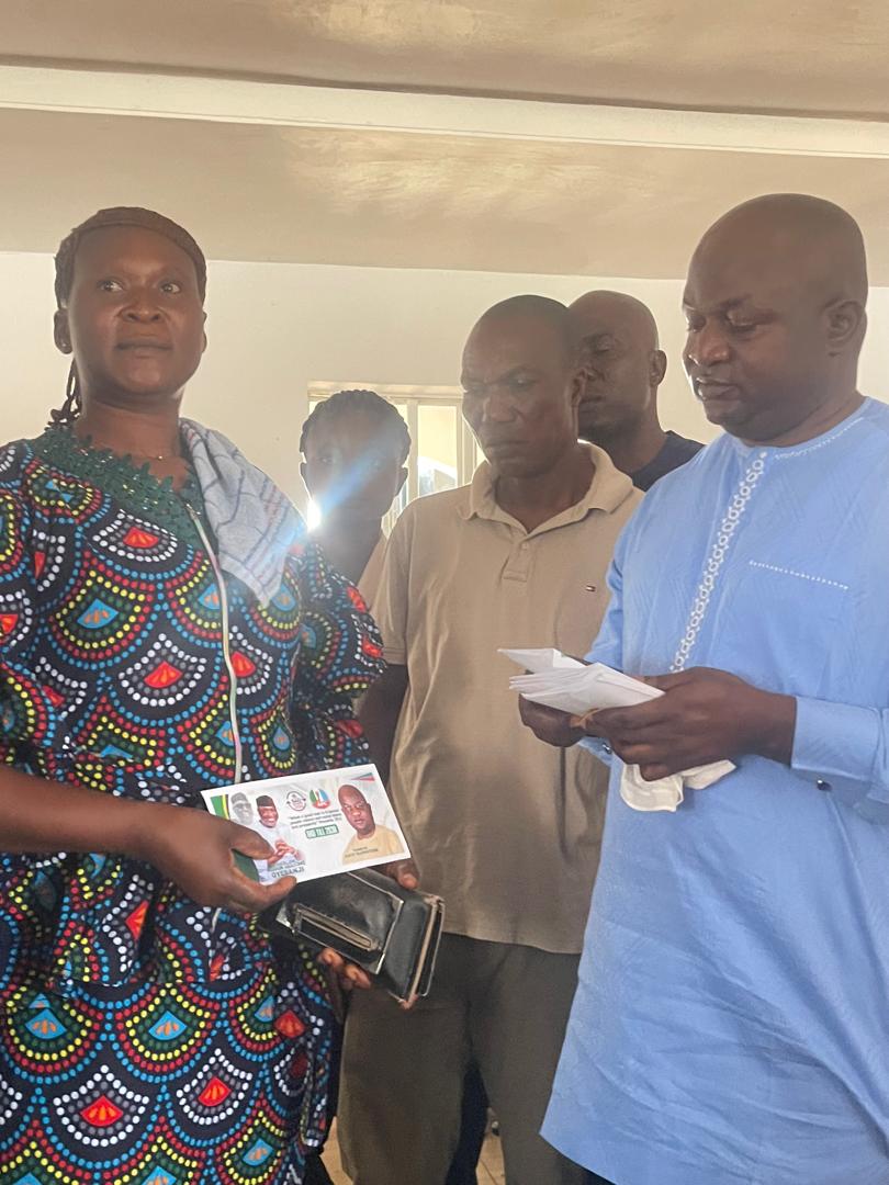 ‎EKSU Alumnus, Ajayi Oluwatosin Empowers 220 Widows With Cash In Gboyin-Ayekire ‎