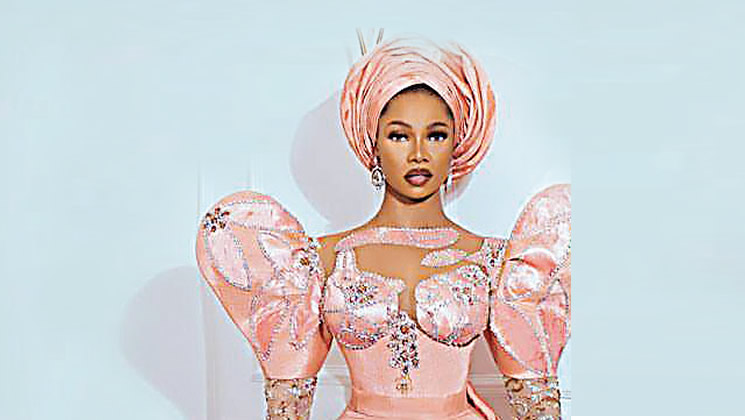 Tacha: Every girl needs three other boyfriends